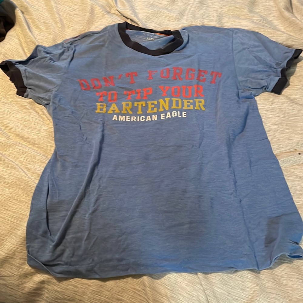 Mens used XS graphic tee